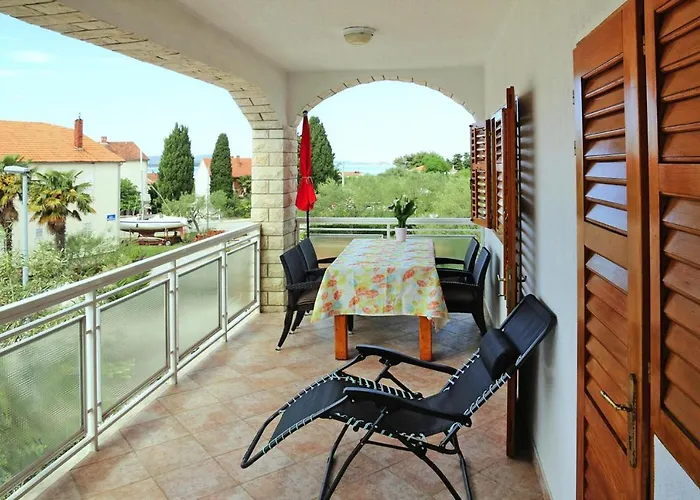Biograd Beachside Family Apartment 아파트